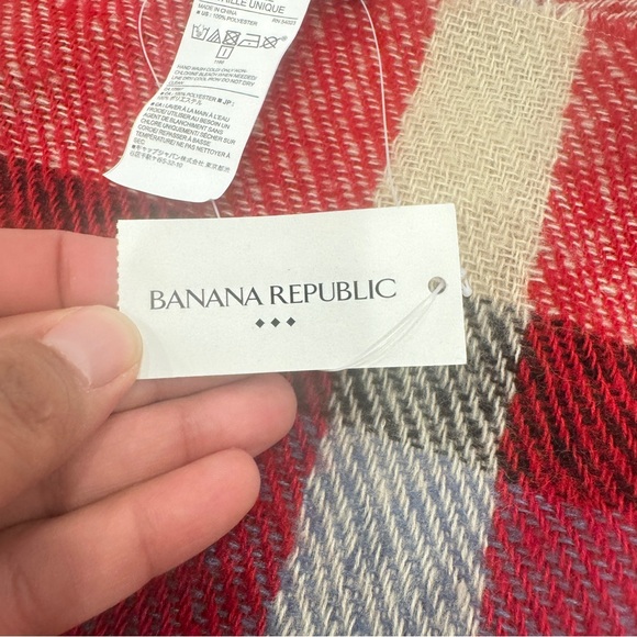 NWT Banana Republic Factory Scarf Plaid Wrap Fringed Recycled Paper Cozy Winter - Picture 4 of 7